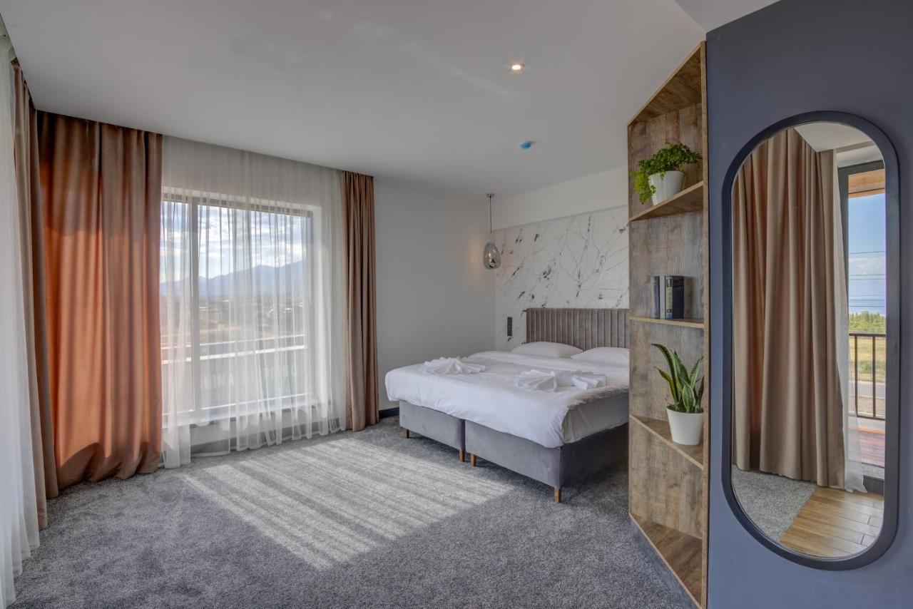 Olimp Hotel Bosteri Bagian luar foto