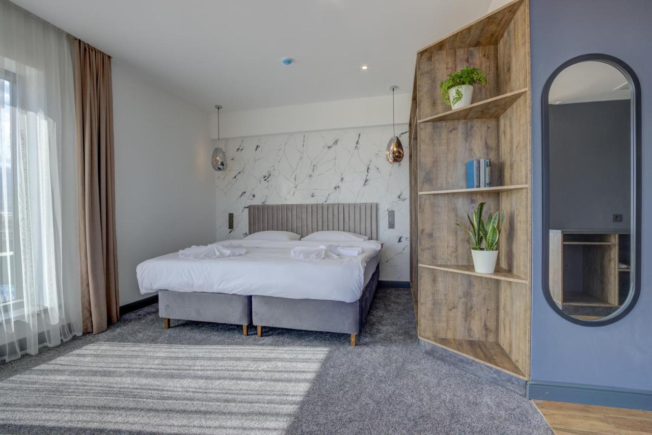 Olimp Hotel Bosteri Bagian luar foto