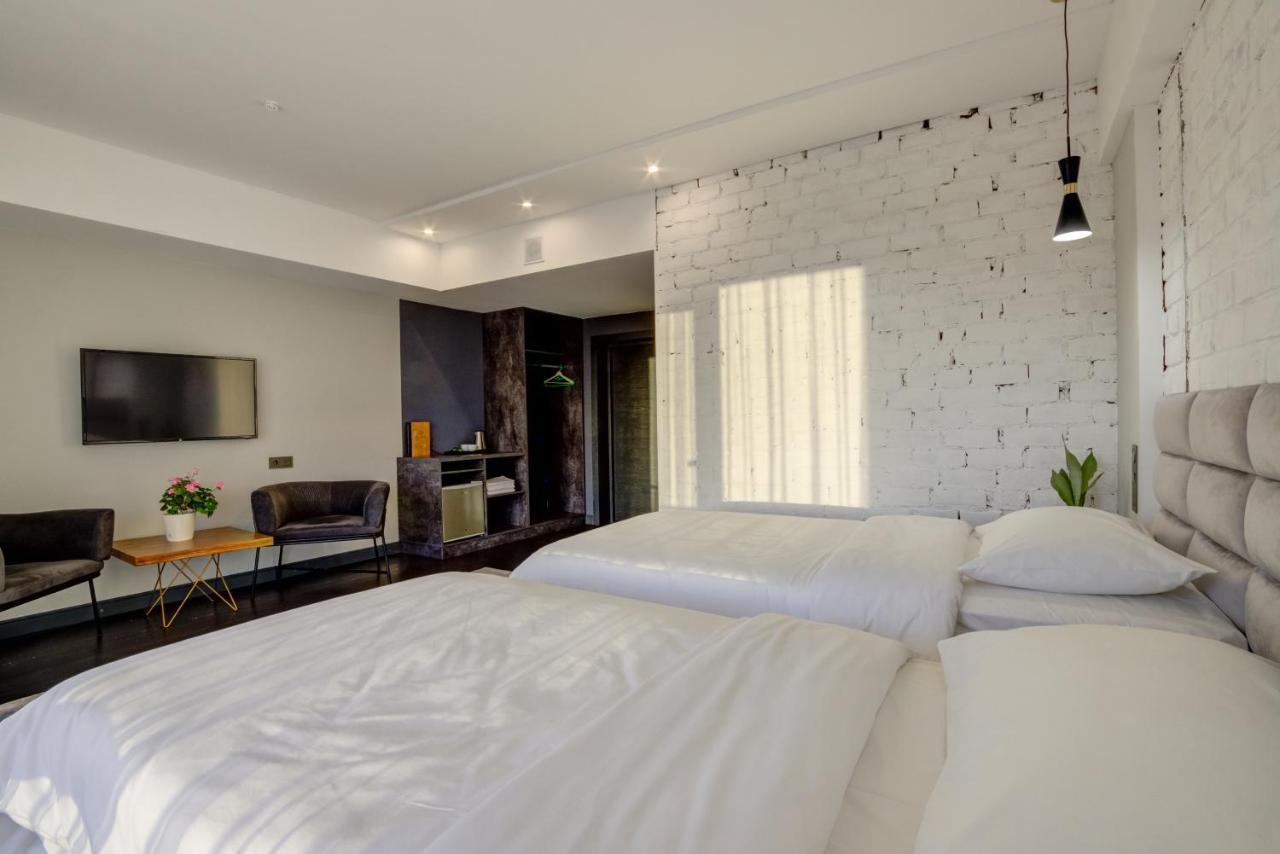 Olimp Hotel Bosteri Bagian luar foto