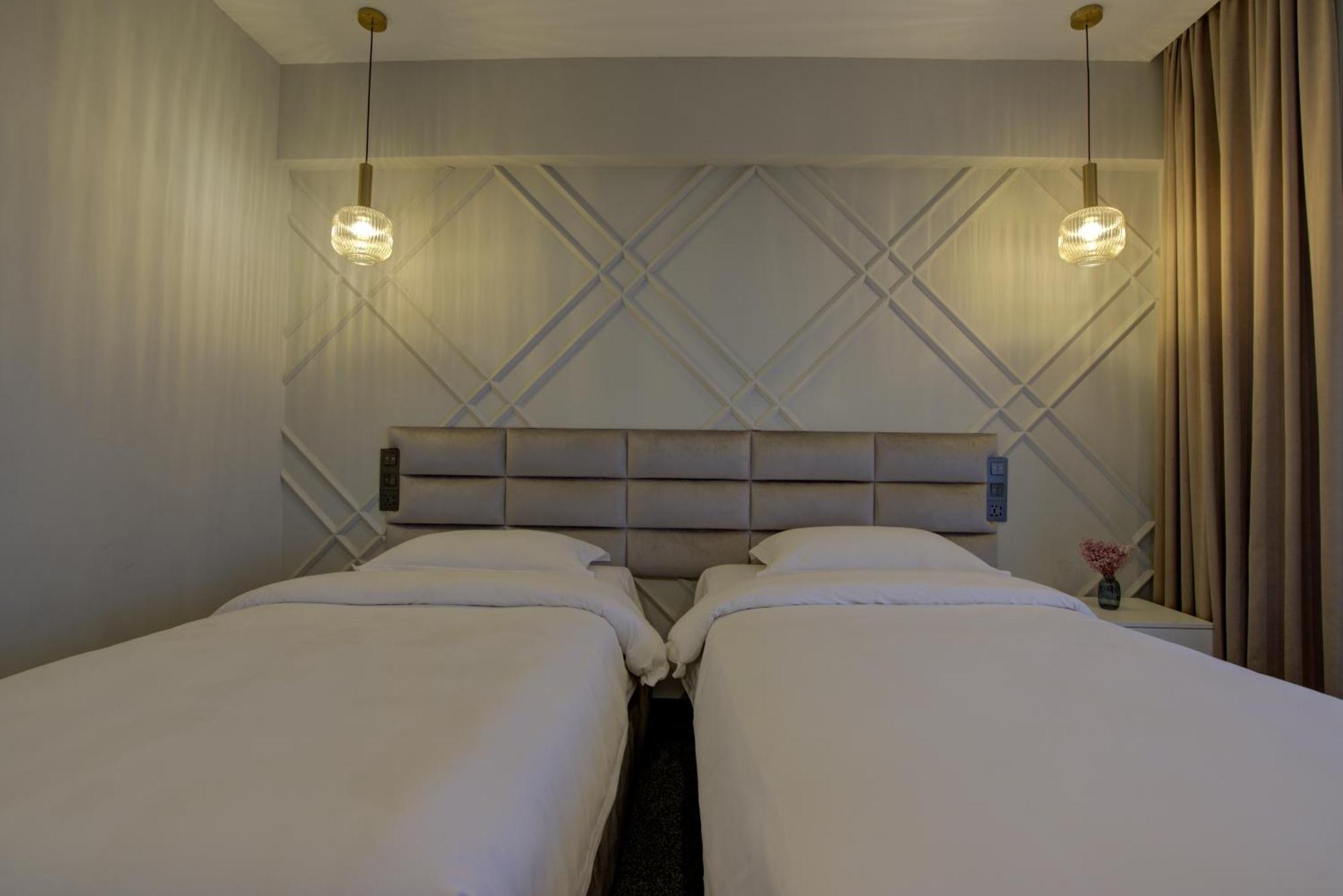 Olimp Hotel Bosteri Bagian luar foto